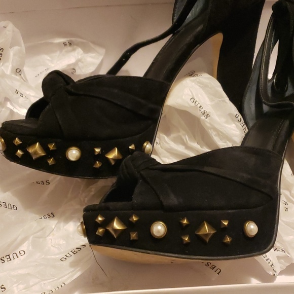 GUESS KENZIE2 WOMEN PUMPS - Picture 2 of 4